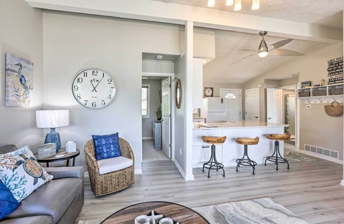 LaPlatte I Cabin | Lakefront Bellevue Home: Private Beach & Fire Pit!
