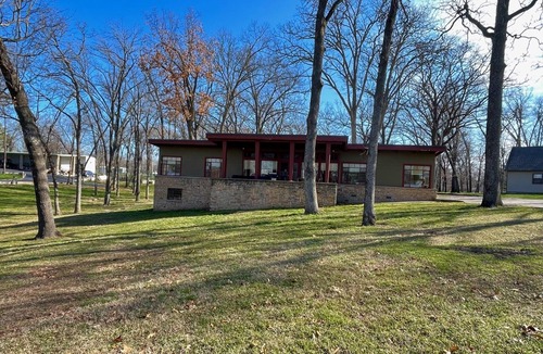 Cleora House | Lakefront cabin in Duck Creek