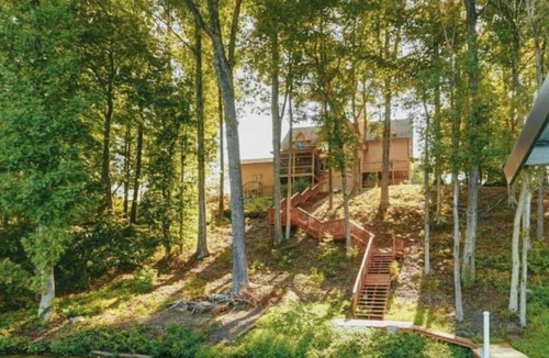 Livingston Cabin | Lakefront Cabin: Sunset View+Jetted tub+ Tesla Charger