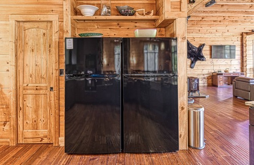 Mineral House | Lakefront Cabin w/Hot Tub, Boat Dock, WiFi, a Game Room & Firepit - Dogs OK