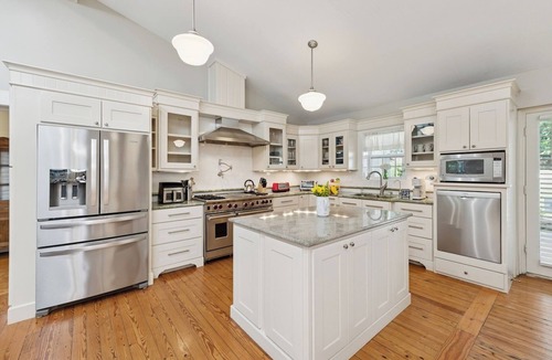 Woodstock House | Lakefront. Dock. Dogs w/fee. Sport Complexes 15 mi.