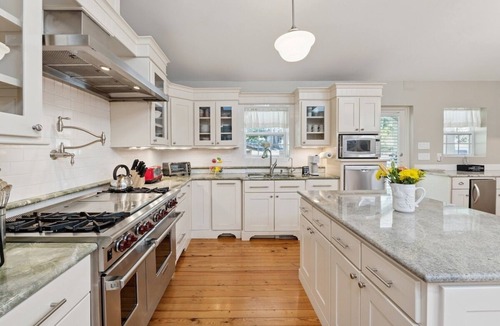 Woodstock House | Lakefront. Dock. Dogs w/fee. Sport Complexes 15 mi.