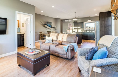Dent Cottage | Lakefront Gem: Grills & Fire Pit in Dent