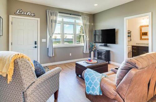 Dent House | Lakefront Gem: Grills & Fire Pit in Dent