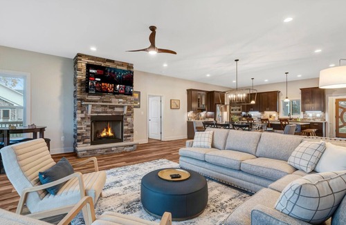 Mineral House | Lakefront HotTub Luxe Baths Fire Pit Retreat
