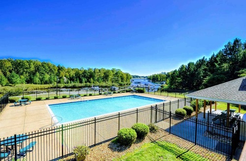 Mineral House | Lakefront Lake Anna, Fire Pit, Pool, Beach