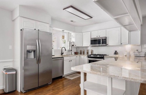 Mineral House | Lakefront Luxury on Lake Anna - Pet Friendly