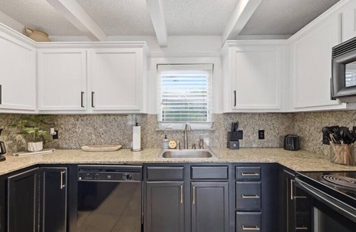 Vinita House | Lakefront Luxury w/Dock, Great Location!