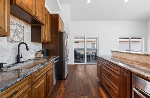 Ashland House | Lakefront Mansion!Close to SAC&Mahoney State Park!