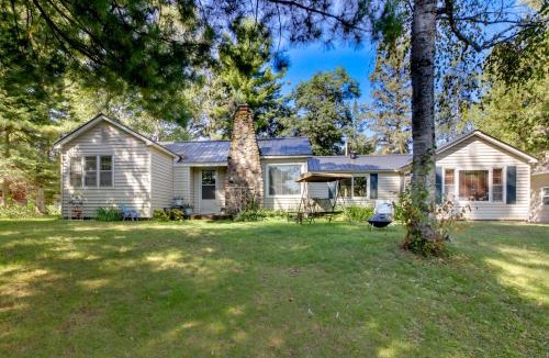 Emily House | Lakefront Minnesota Escape w/Fire Pit & Boat Dock