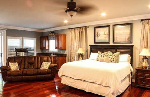 Gilbert House | Lakefront Oasis with Deck & Outdoor Kitchen!