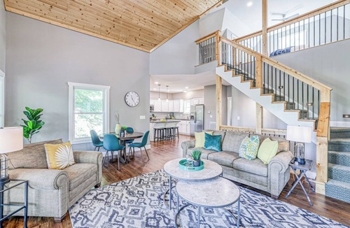 Linn Valley House | Lakefront, private swim dock, kayaks, paddleboards, grill, 1 hour from KC.