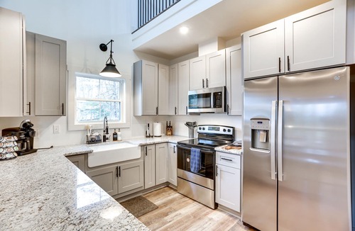 Tracy City Cottage | Lakefront Retreat at Waters Edge w/Fire Pit!