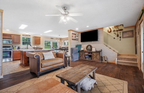Dadeville House | Lakefront Retreat w Dock Boat Rental & Views!