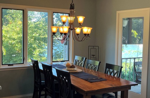 Vinita House | LAKEFRONT! Spacious 5-bedroom house on Grand Lake with 3 slip dock