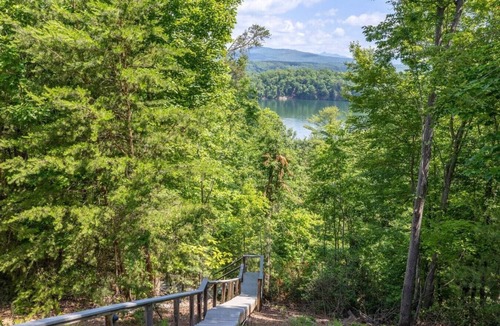 Nebo House | Lakefront Topsider: Private Dock & Panoramic Views
