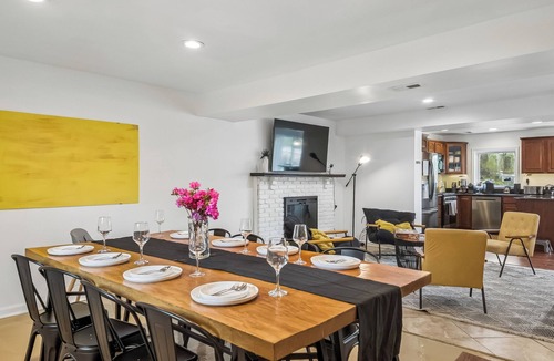 Marlton House | Lakehouse with Gorgeous View Family Friendly!