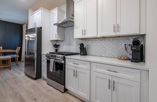 Cartersville House | LakePoint 2 Mi, Sleeps 12, Pets, Games, Grilling