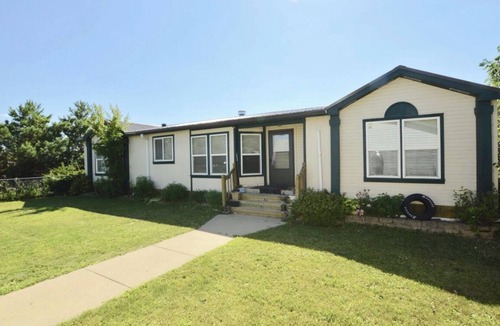 Aberdeen House | Lakeside Cabin 10 miles from Aberdeen, SD - See lake note in description