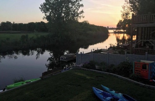 Hartford House | Lakeside Getaway Just West of Sioux Falls