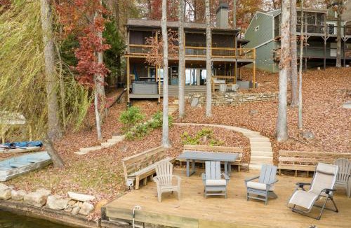 Waleska House | Lakeside Hideaway