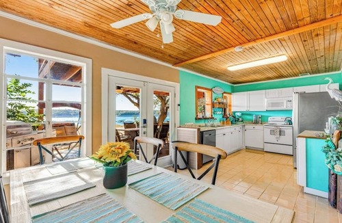 Rocky Ridge House | Lakeside House | Waterfront escape in Austin with resort-style pool