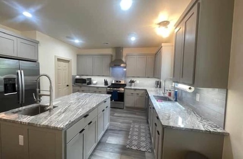 Longtown House | Lakeside Oasis