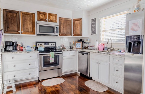 Dawsonville Cottage | Lakeside Retreat Lake Lanier-Enjoy fall with amazing hiking and wineries!
