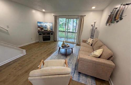 Spring Lake Apartment | Lakeside retreat