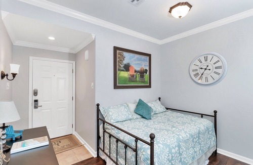 Dadeville Condo | Lakeside View: StillWaters Condo, Lake View, Local Pool, Boat Slip, 1 BDR, 1 BTH