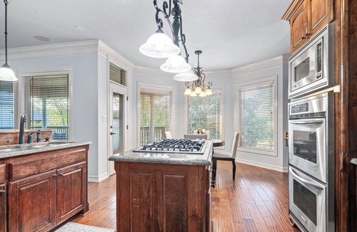 Fort Smith House | Lakeside Way Luxury Retreat