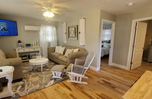Tunnel Hill House | Lakeview Cottage. Directly across from lake Access with lake views.