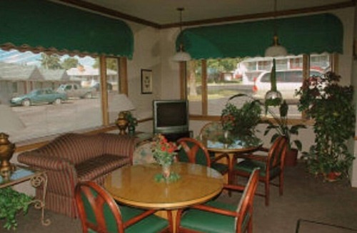 Willmar Hotel | Lakeview Inn