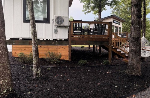 Grantsboro Cottage | Lamanto Cottage -Vineyard Farm Stay- 20 Min to Downtown New Bern or Oriental