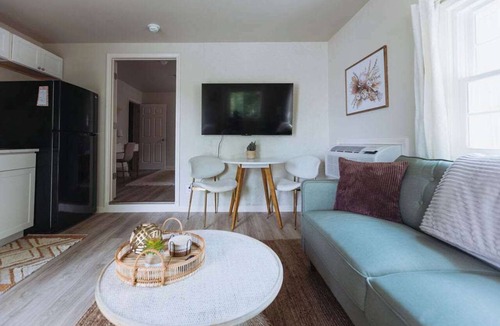 Johnson City Apartment | Lamont 2 1Bed Pet-Friendly Apt