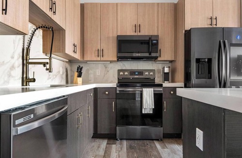 DeBaliviere Place Apartment | Landing | Amazing 1BD, Gym, Yoga Studio