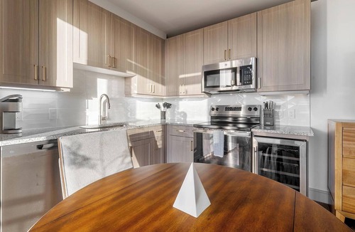 Scofield Farms Apartment | Landing | Amazing 1BD, Gym, Pool