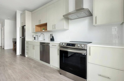 Hyattsville Apartment | Landing | Amazing 1BD, Game Room, Gym