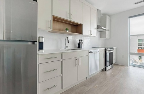 Hyattsville Apartment | Landing | Amazing 1BD, Game Room, Gym