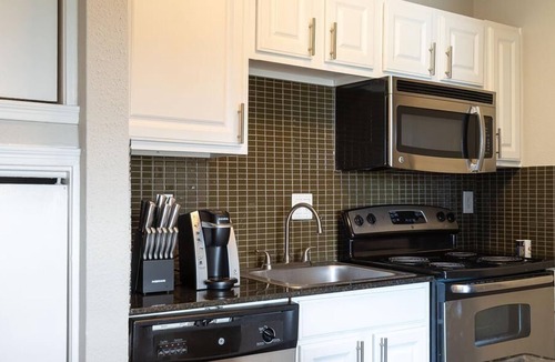 Wells Branch Apartment | Landing at Cottages At Wells Branch - 1 Bedroom in Wells Branch