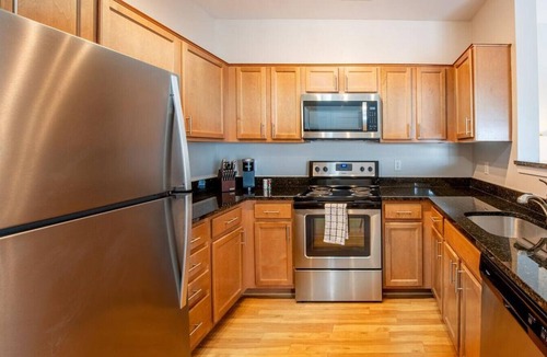 Ellicott City Apartment | Landing at The Elms at Montjoy - 2 Bedrooms in Downtown Ellicott City