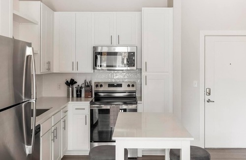 Belle Mina Apartment | Landing | Beautiful 1BD, Clubhouse, Gym