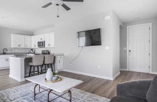 Madison Apartment | Landing | Beautiful 1BD, Gym, Courtyard