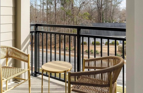 Southeast Raleigh Apartment | Landing | Beautiful 1BD, Gym, Clubhouse