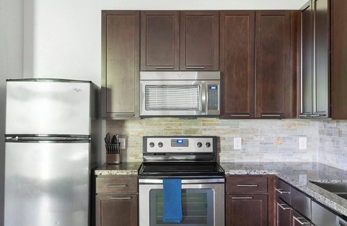 Cedar Park Apartment | Landing | Beautiful 1BD, Gym, Clubhouse