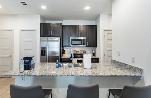 Austin Apartment | Landing | Beautiful 1BD, Pool, Gym
