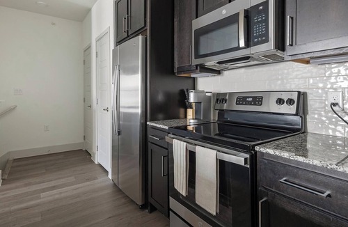 Austin Apartment | Landing | Beautiful 1BD, Pool, Gym