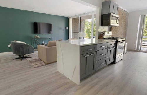 Greenbelt Apartment | Landing | Beautiful 1BD, Gym, Pool