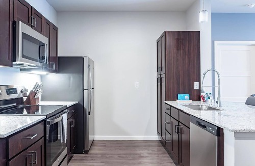 Greenwich Apartment | Landing | Beautiful 2BD, Game Room, Courtyard