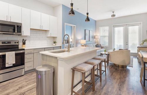 Charlotte Apartment | Landing | Beautiful 2BD, Pool, Gym